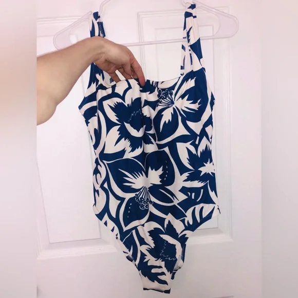 Madewell 1 piece bathing suit (M) - Picture 3 of 8